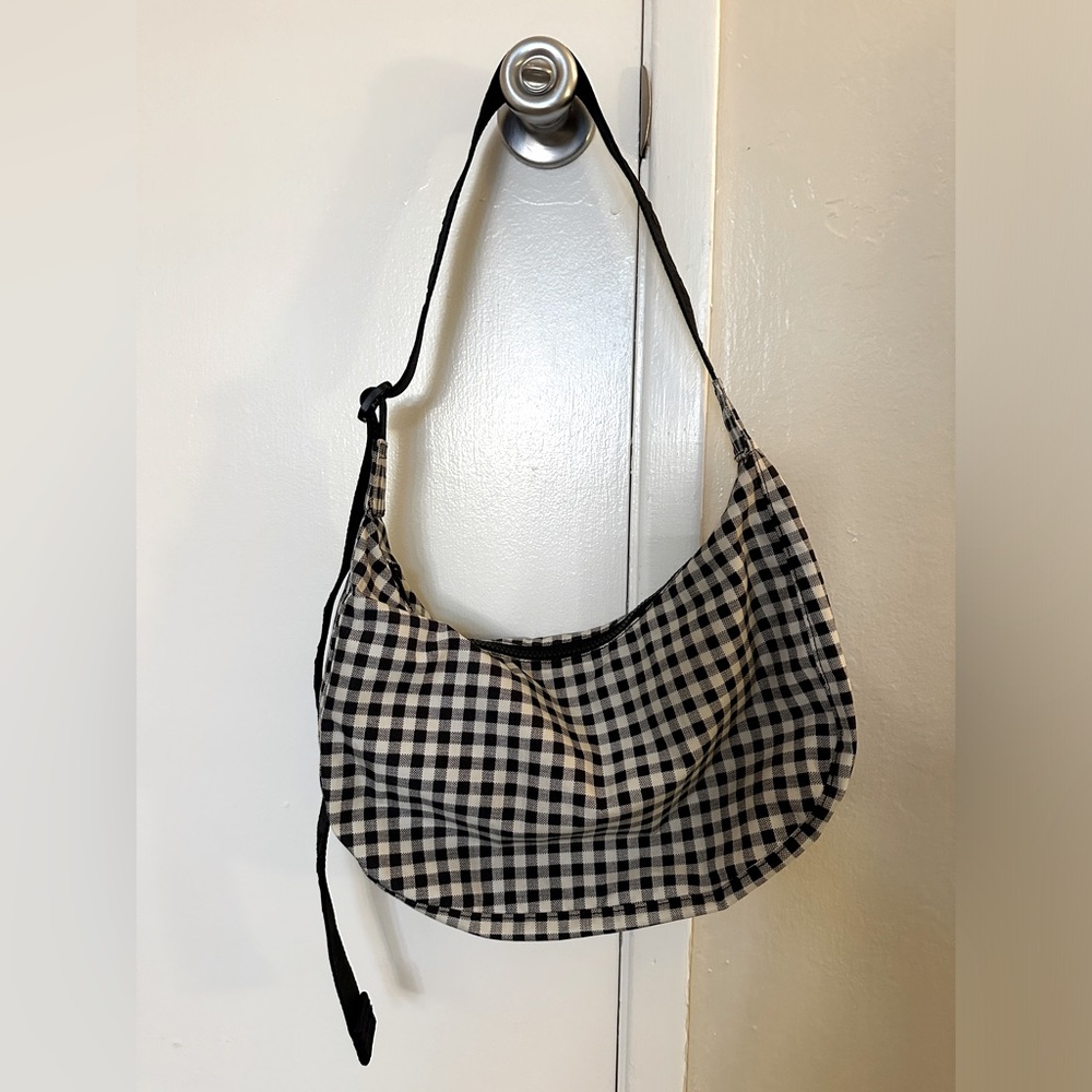 BAGGU Medium Nylon Crescent Bag